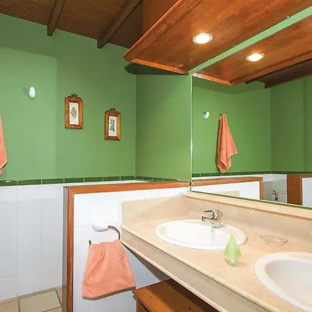 Puerto Del Carmen Sleeps 6 Air Con Wifi Apartment